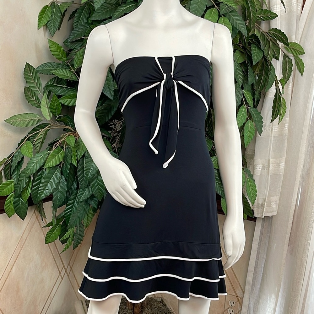 THE LIMITED STRAPLESS RUFFLE HEM DRESS